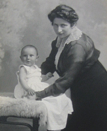 Wien 1914, mit Mutter Camilla